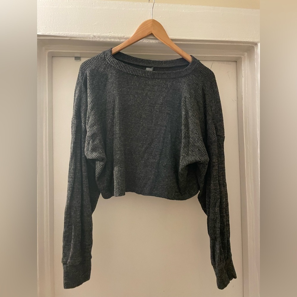 Wild fable dark grey‎ high low cropped long sleeve sweater size large